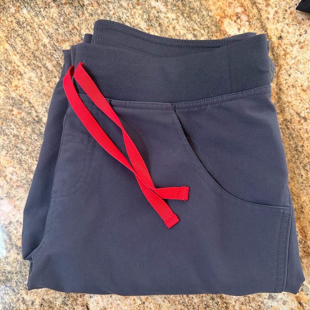 Grey Small Tall Figs